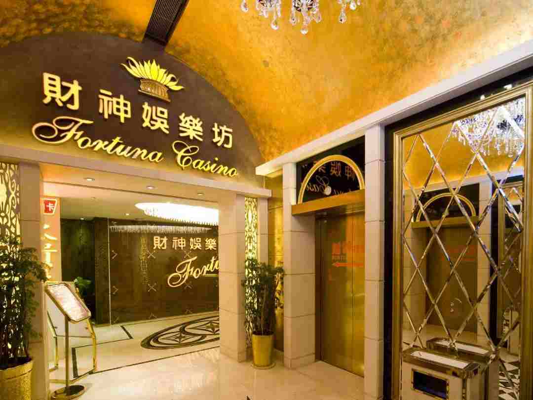 Fortuna Hotel and Casino cung cấp đa dạng dịch vụ cho du khách