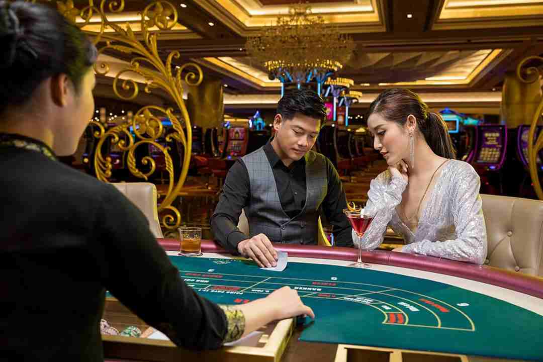 Poker là trò chơi không bao giờ vắng bóng tại Ha Tien Vegas