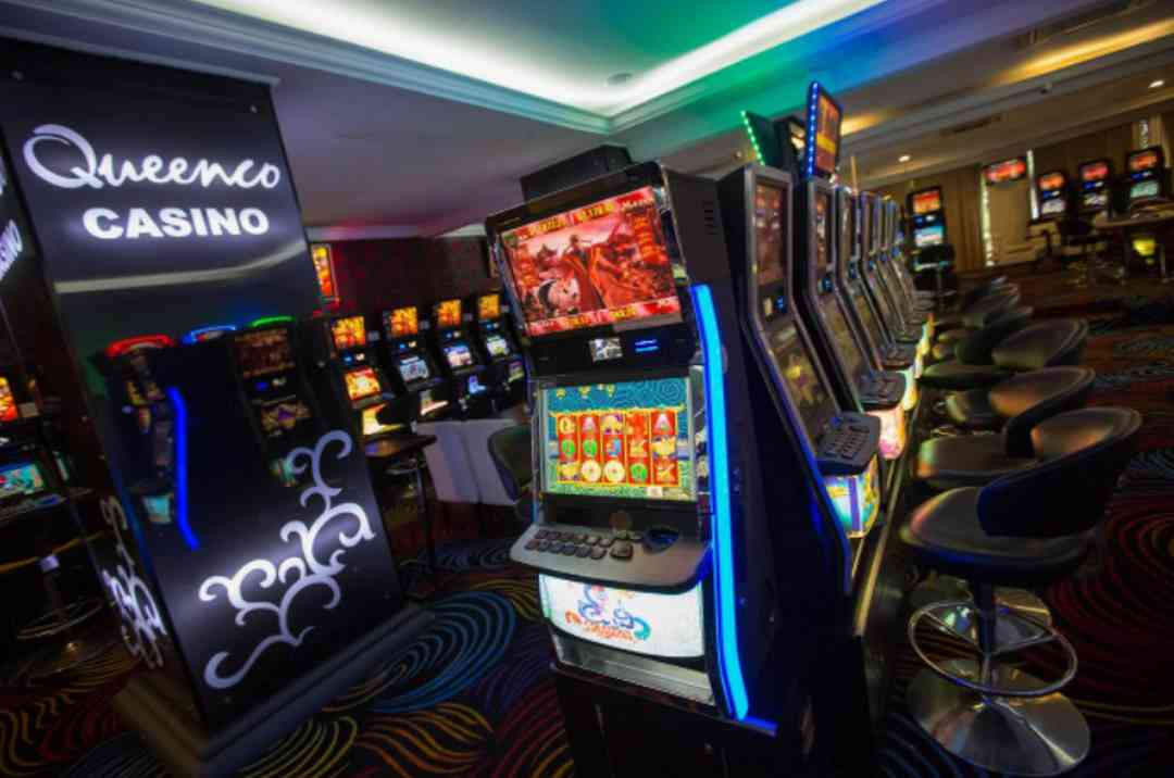 Casino với nhiều máy đánh bạc mới tinh thu hút người chơi 